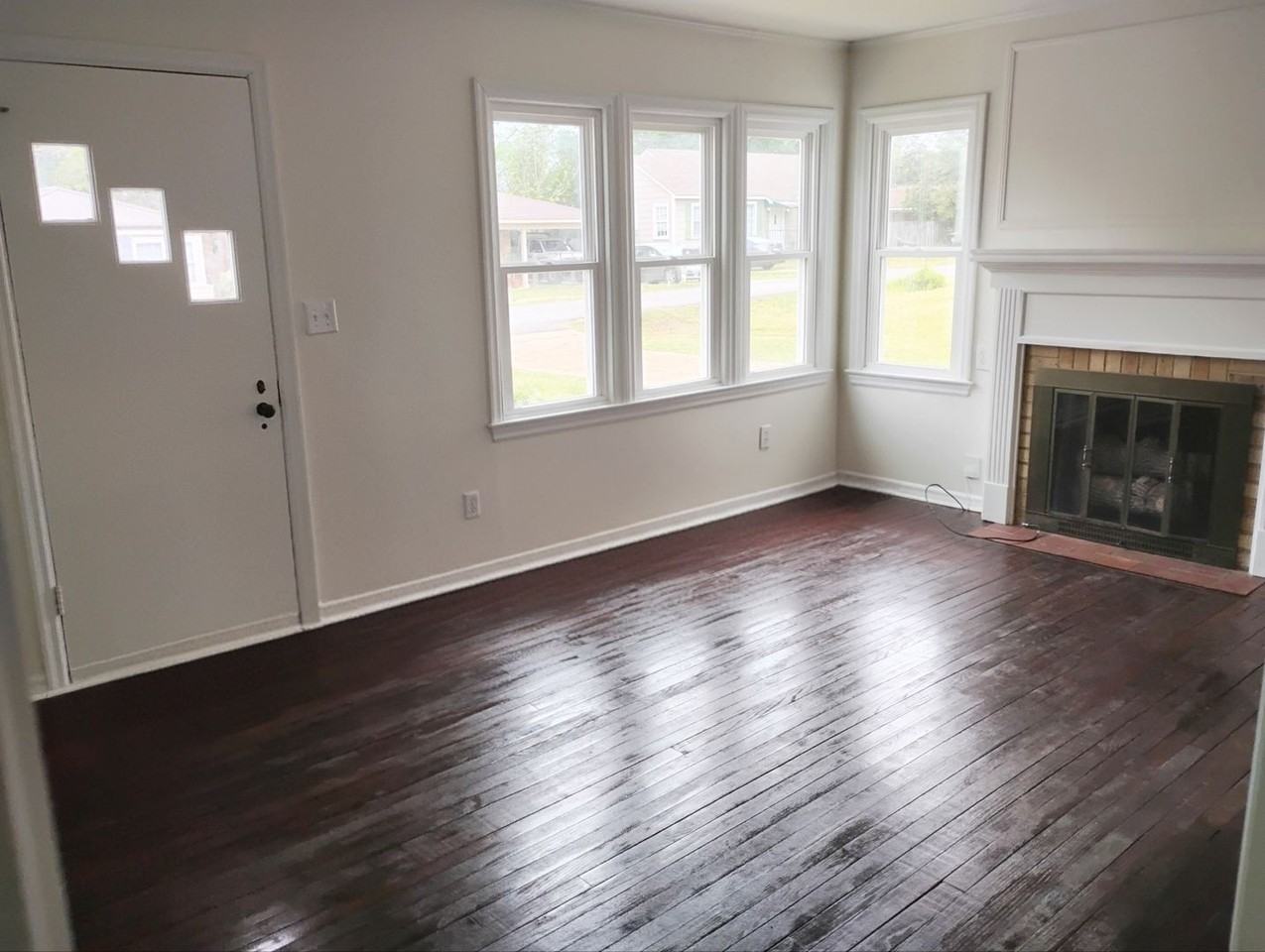 313 23rd St - Photo 3 of 14