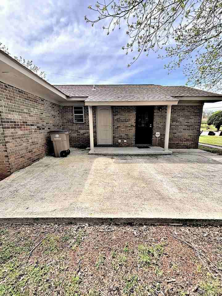 102 Elm Ct Ne - Photo 3 of 14