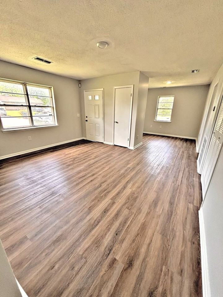 102 Elm Ct Ne - Photo 5 of 14