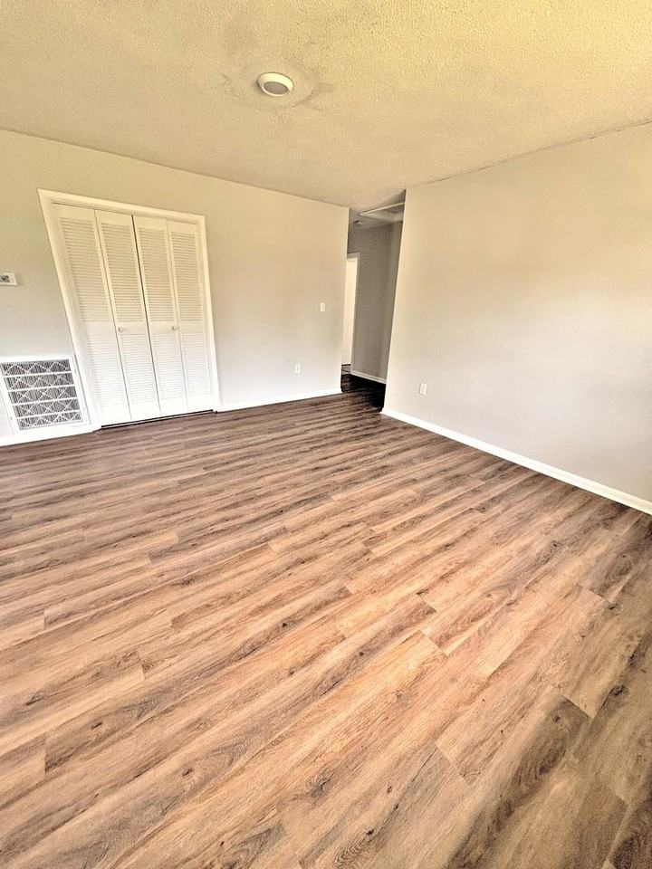 102 Elm Ct Ne - Photo 6 of 14