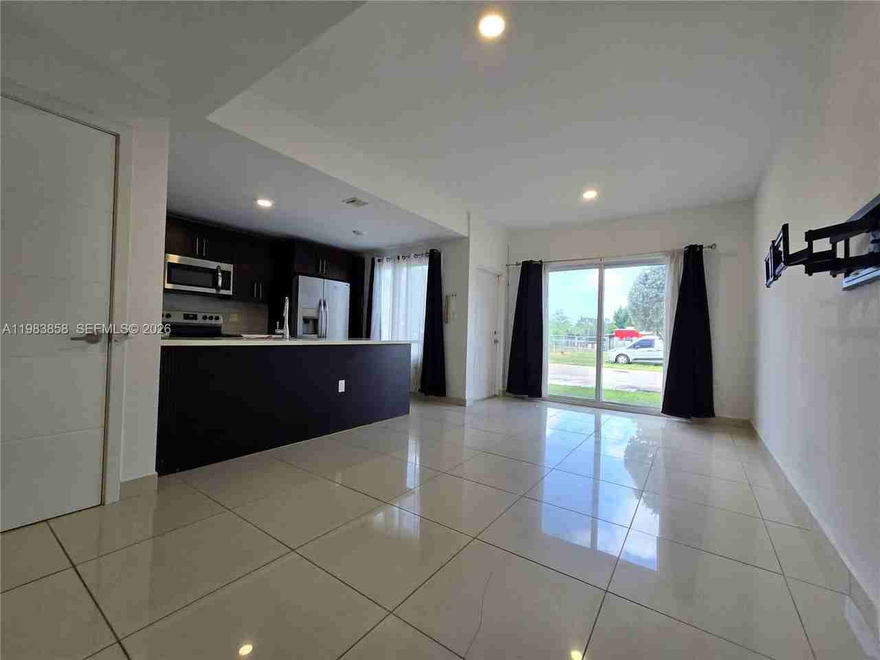 25901 Sw 139th Ct - Photo 2 of 13
