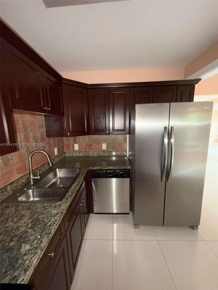 14215 Ne 9th Ave - Photo 2 of 17
