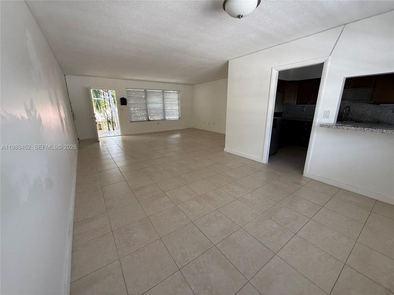 705 Ne 92nd St - Photo 3 of 10