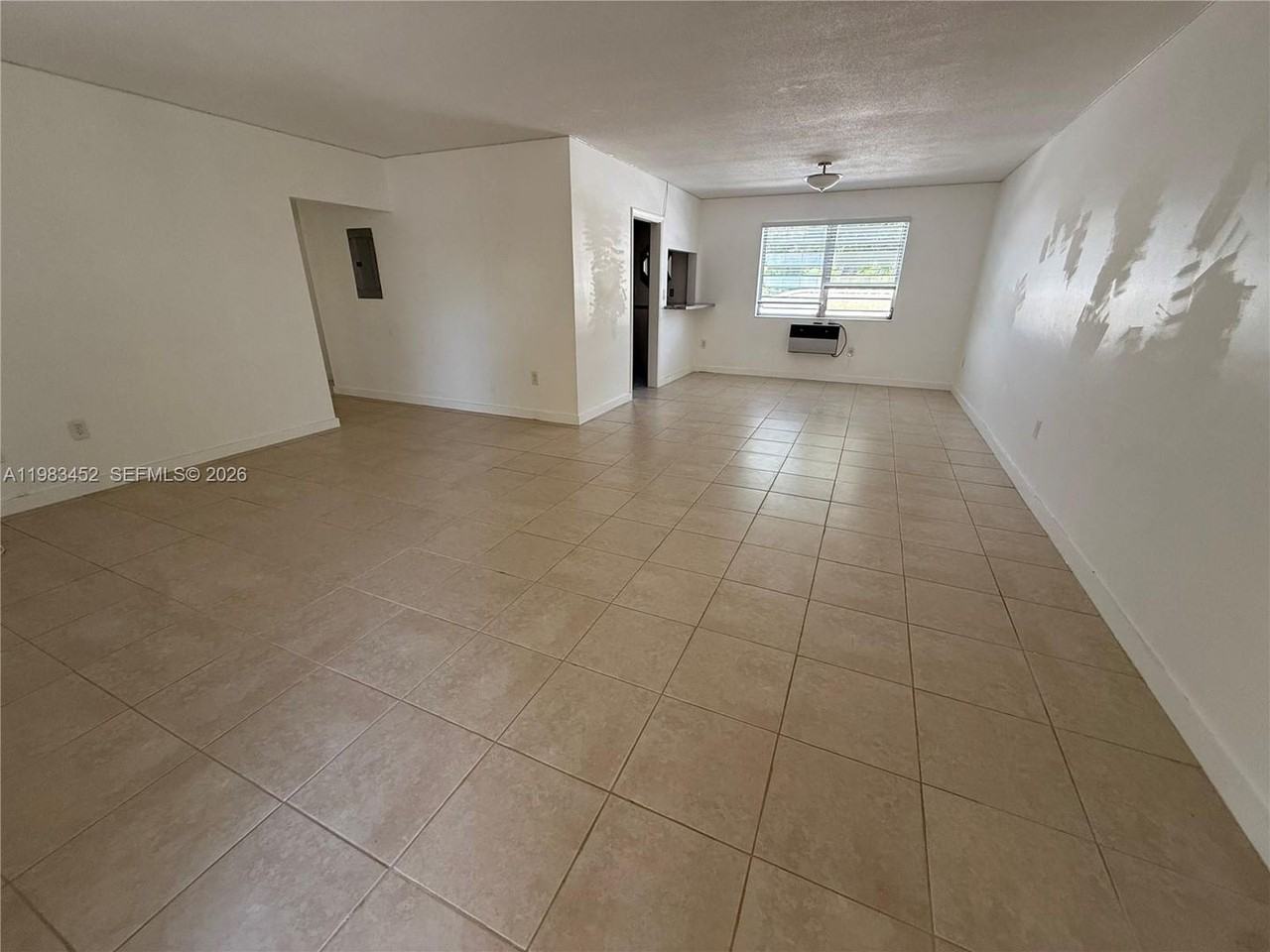 705 Ne 92nd St - Photo 4 of 10