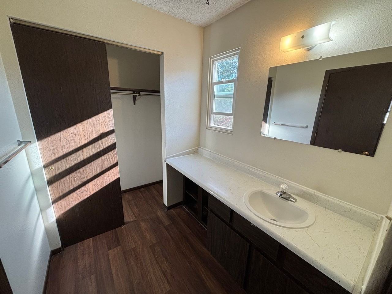 200 Connell - Photo 6 of 15