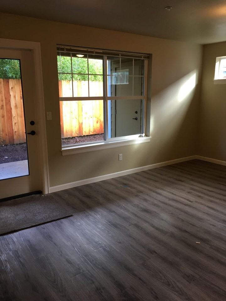 690 Se 5th Ave #101 - Photo 6 of 13