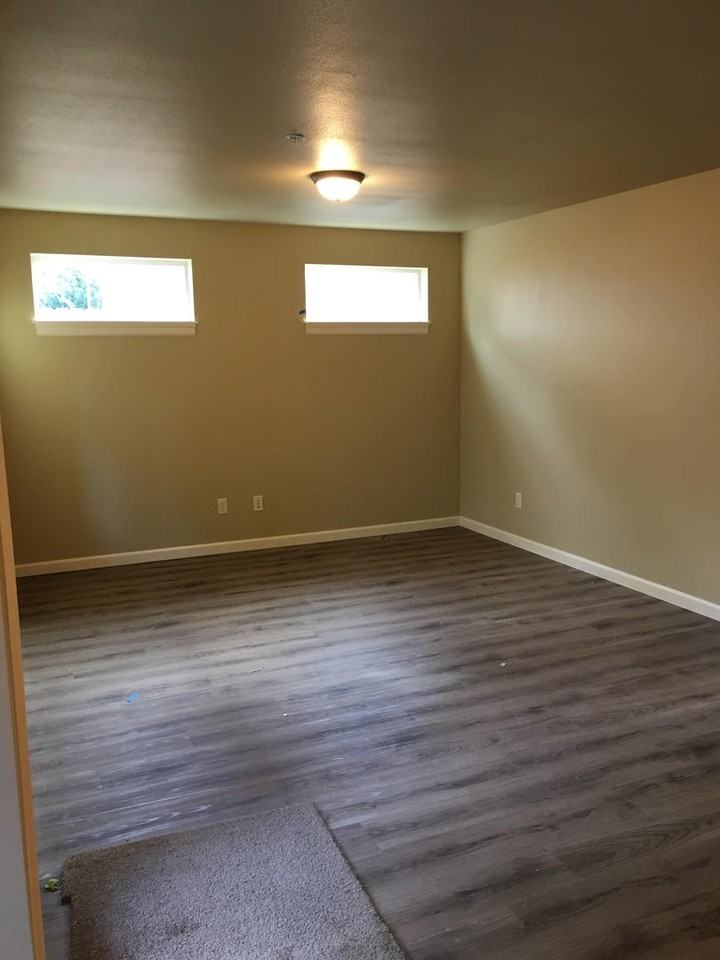 690 Se 5th Ave #101 - Photo 7 of 13