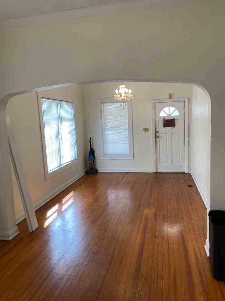 108 S Willow Ave - Photo 2 of 15