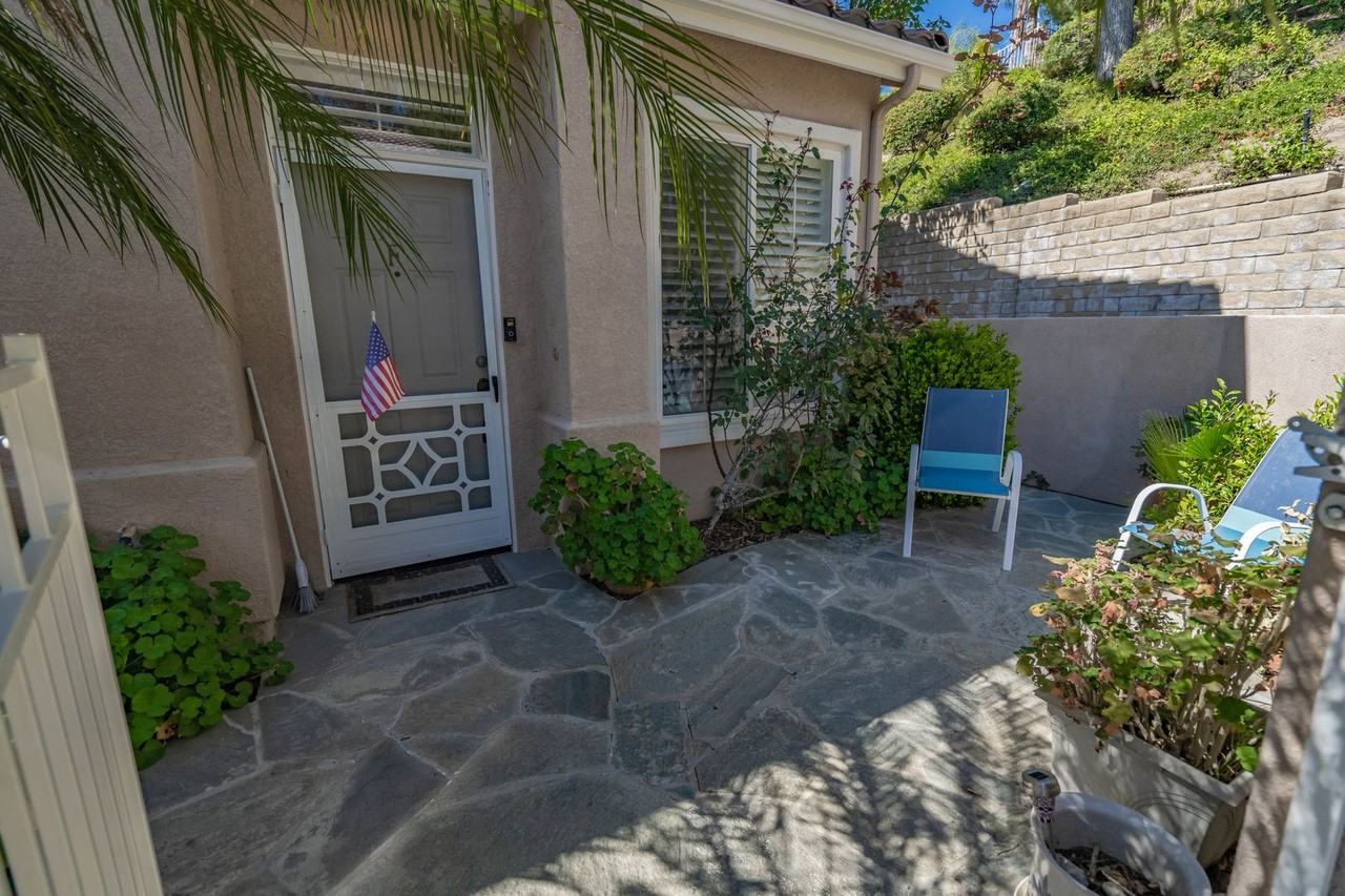 25745 Perlman Pl #F - Photo 2 of 21