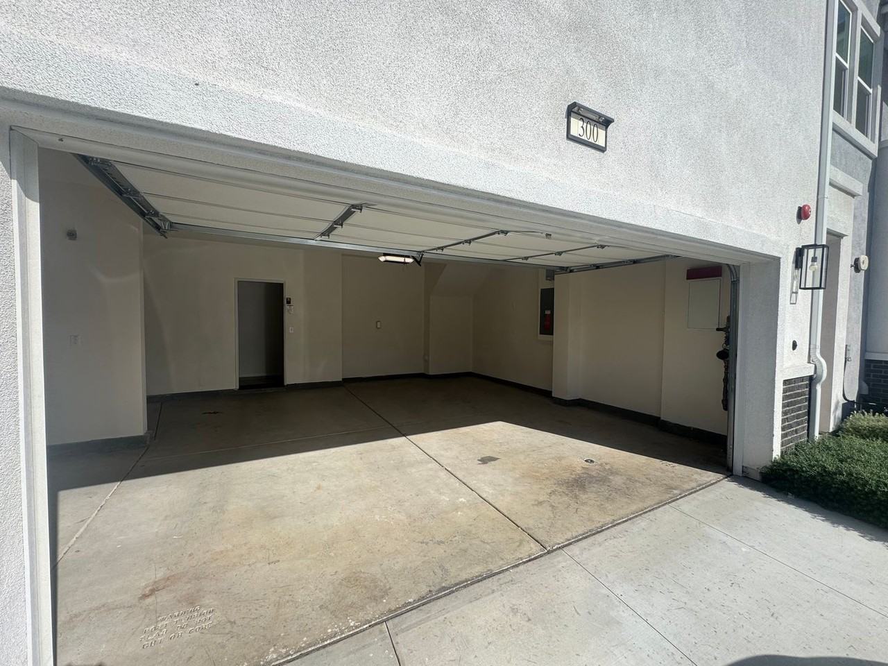 300 Lockhart Way - Photo 5 of 20