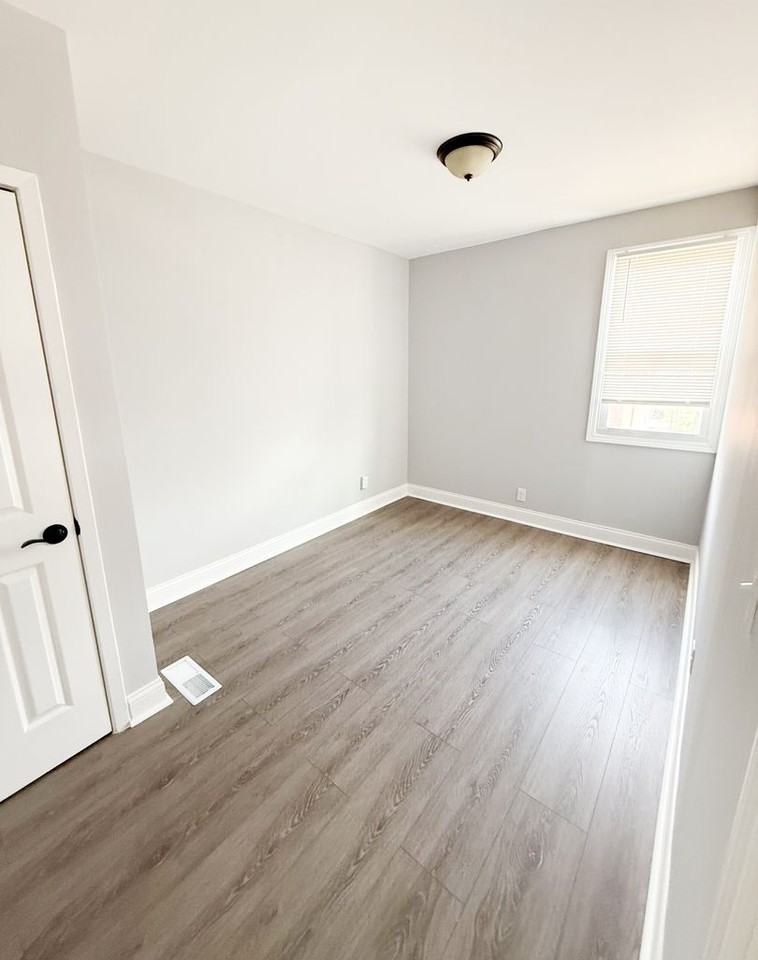 4043 Schiller Pl - Photo 4 of 6