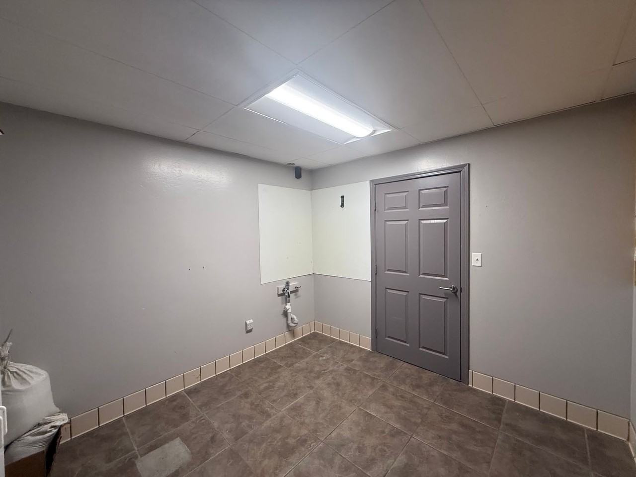 518 Center St - Photo 6 of 9