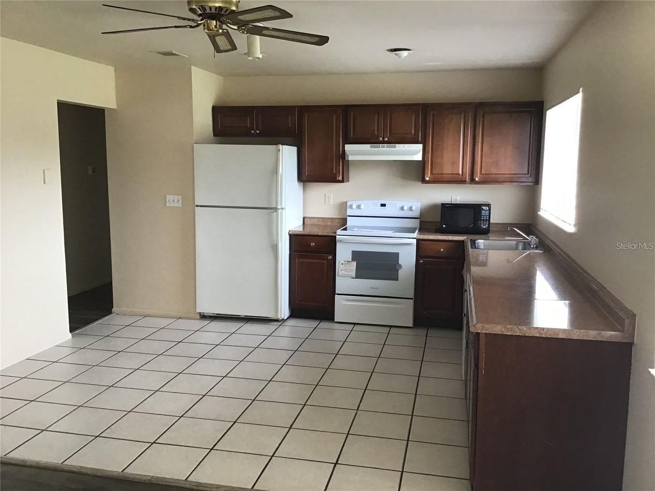 7104 Gama Ct - Photo 3 of 13