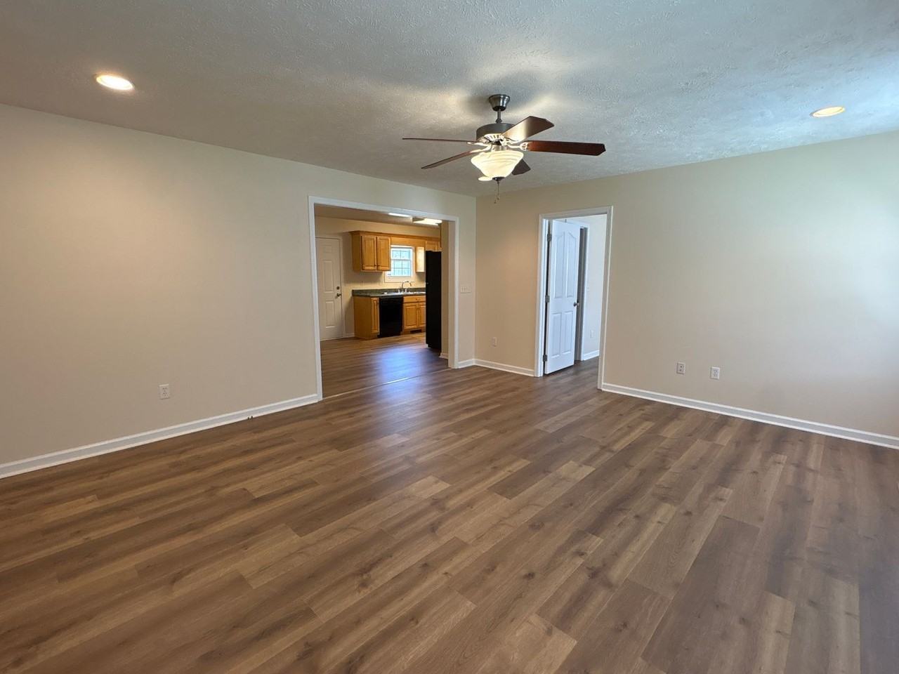 287 Forrestwood Dr - Photo 3 of 19