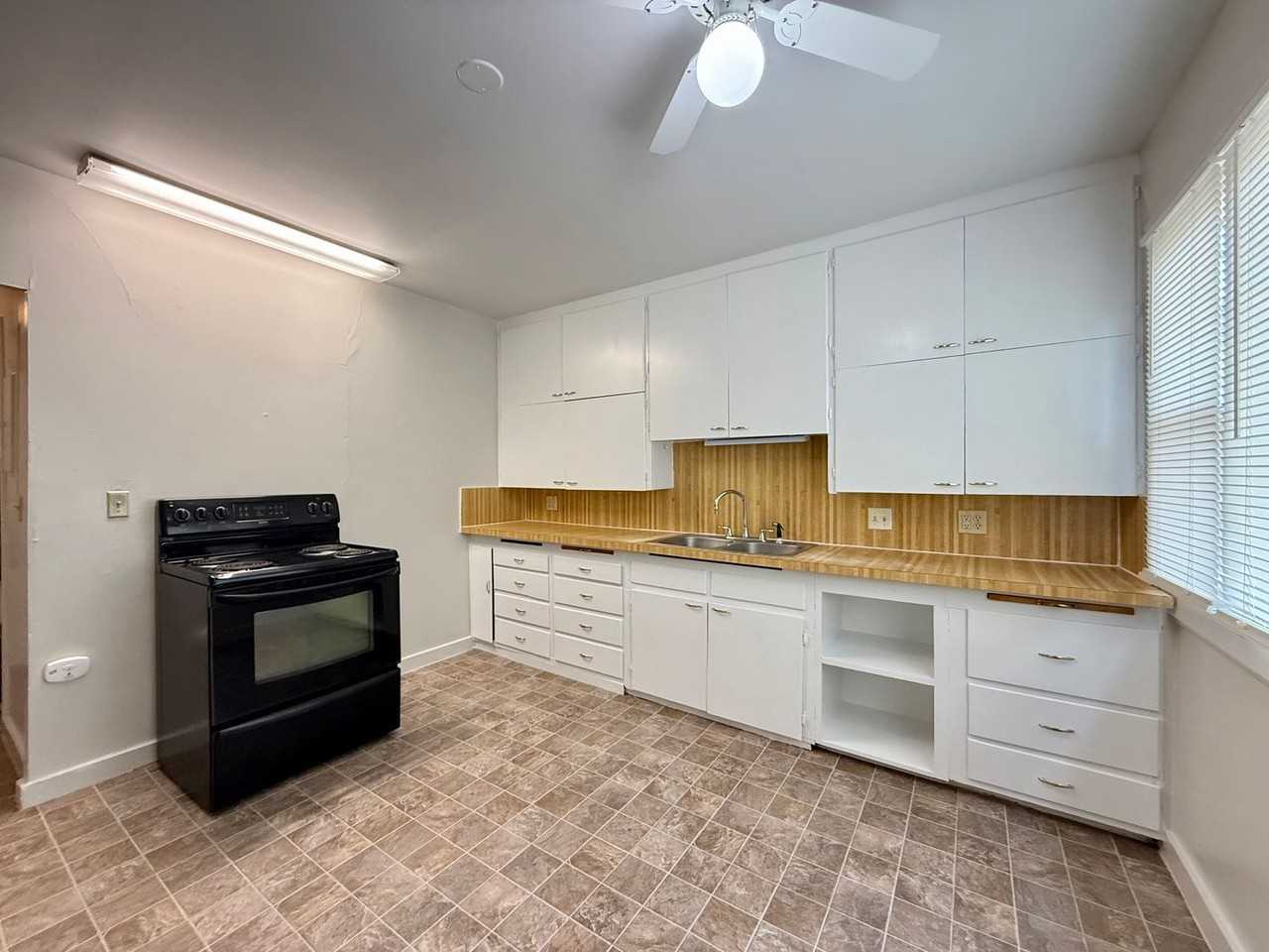 107 Adams Ave - Photo 4 of 14