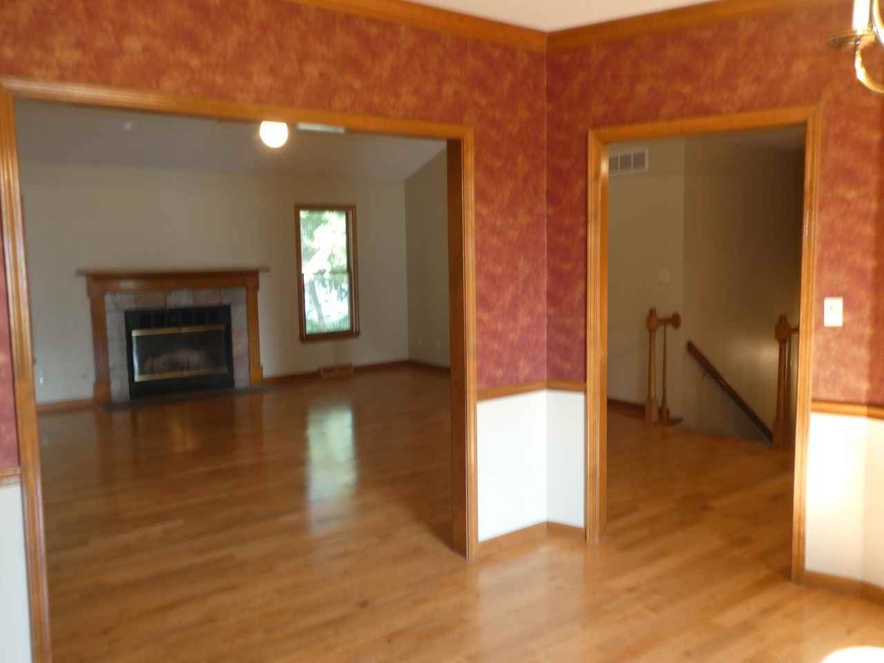 3906 Cameron Ct - Photo 5 of 31