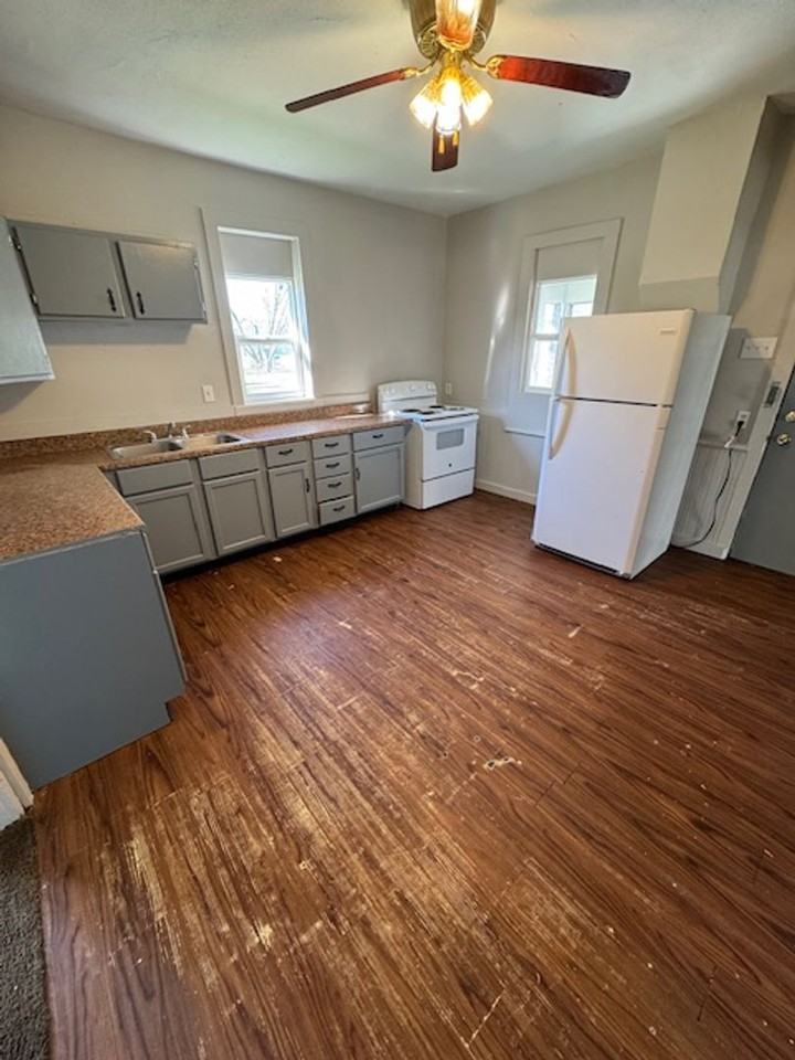 2532 Miner St - Photo 4 of 10