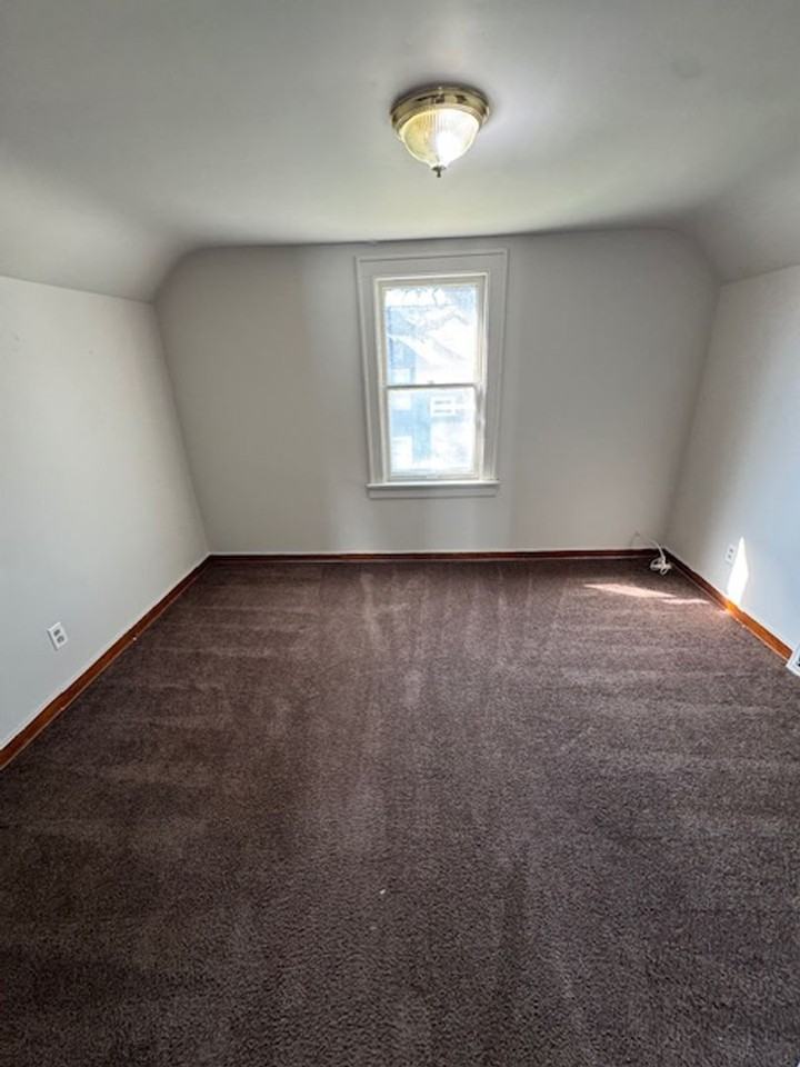 3305 S Harrison St - Photo 6 of 10