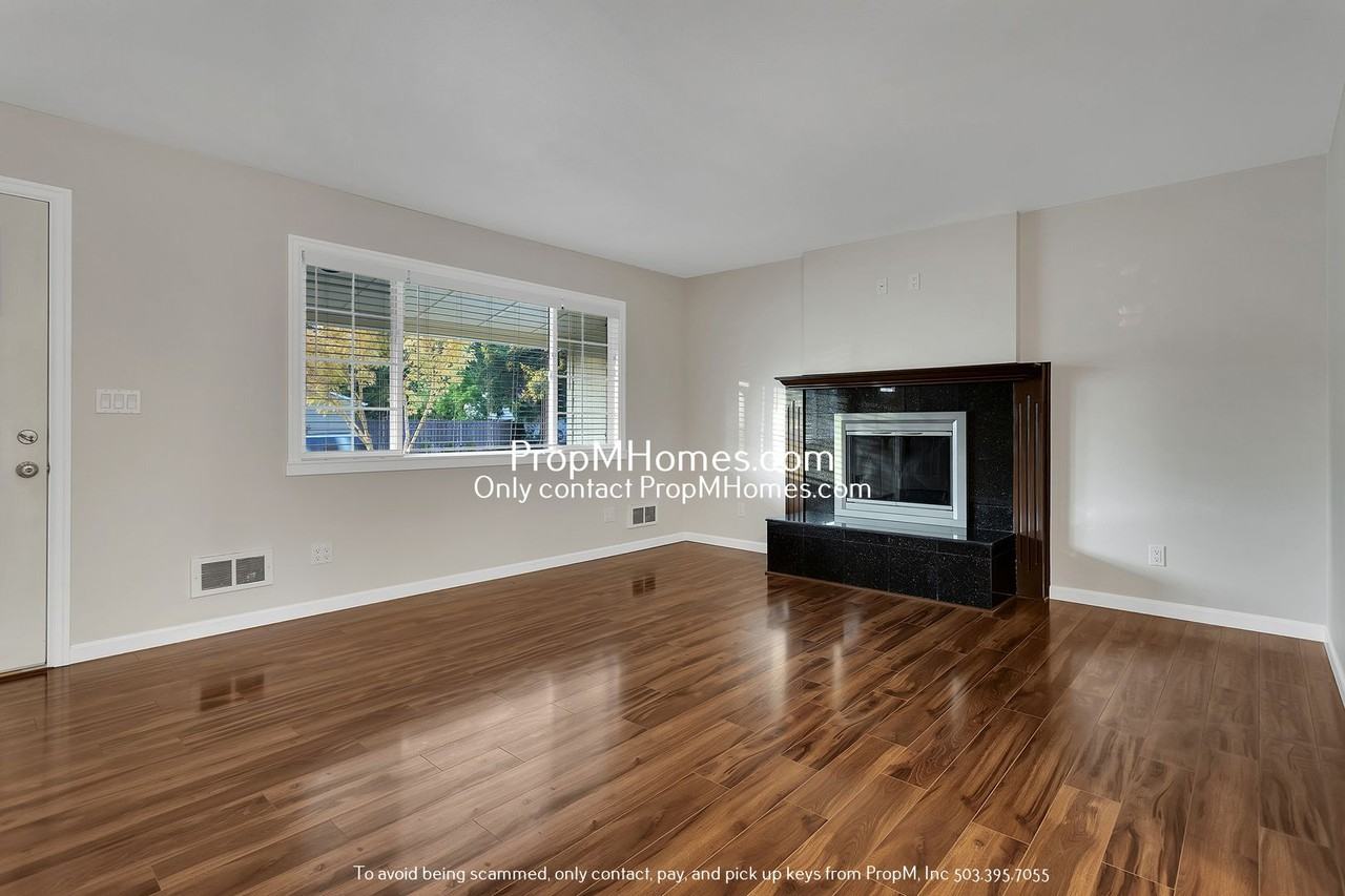 2560 Sw Edgemoor Ave - Photo 3 of 28