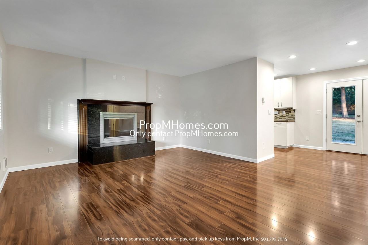 2560 Sw Edgemoor Ave - Photo 4 of 28