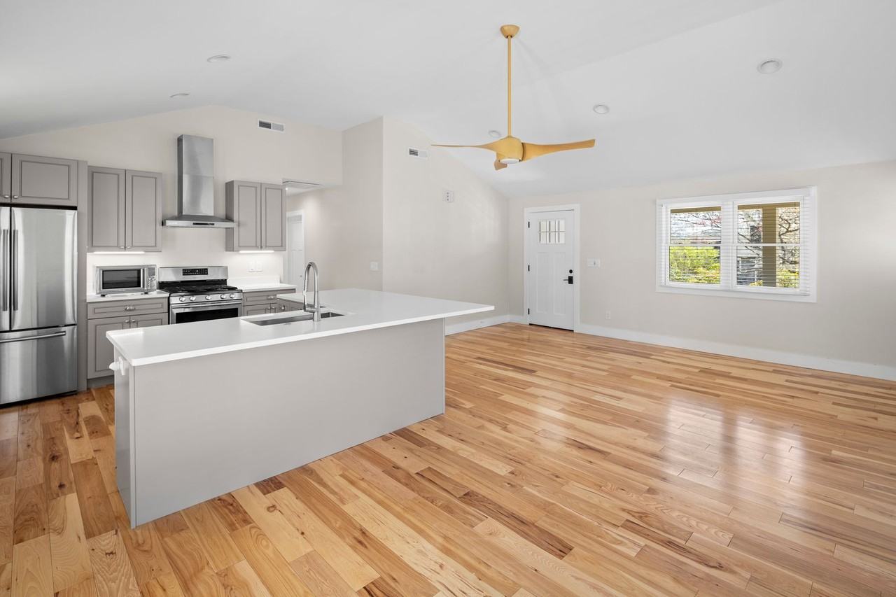 70 Forest Hill Dr - Photo 4 of 32