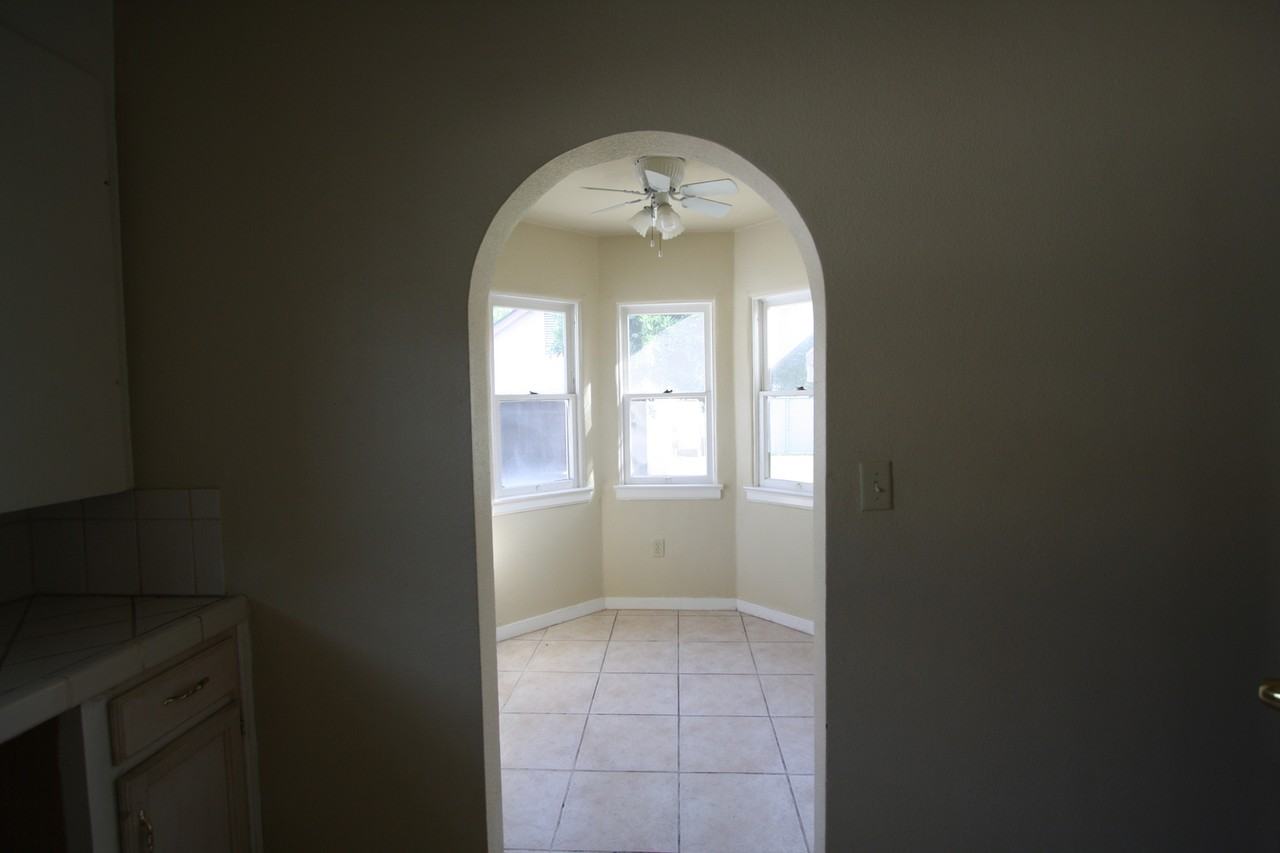 4508 E Illinois Ave - Photo 6 of 17