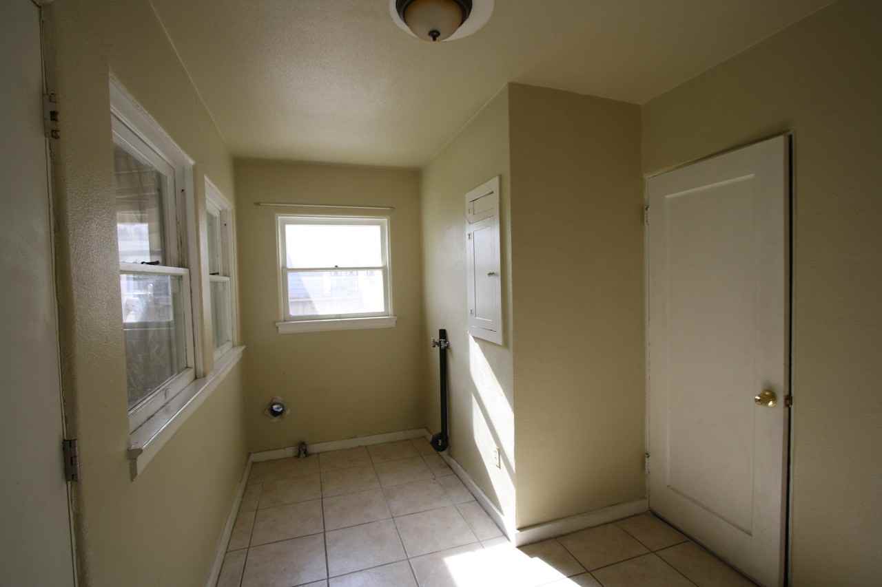 4508 E Illinois Ave - Photo 7 of 17