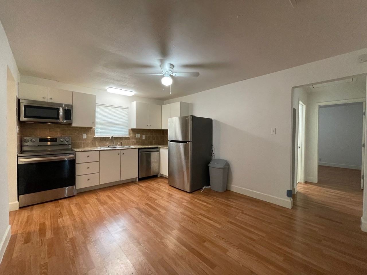 809 Glen Garden Dr - Photo 4 of 13