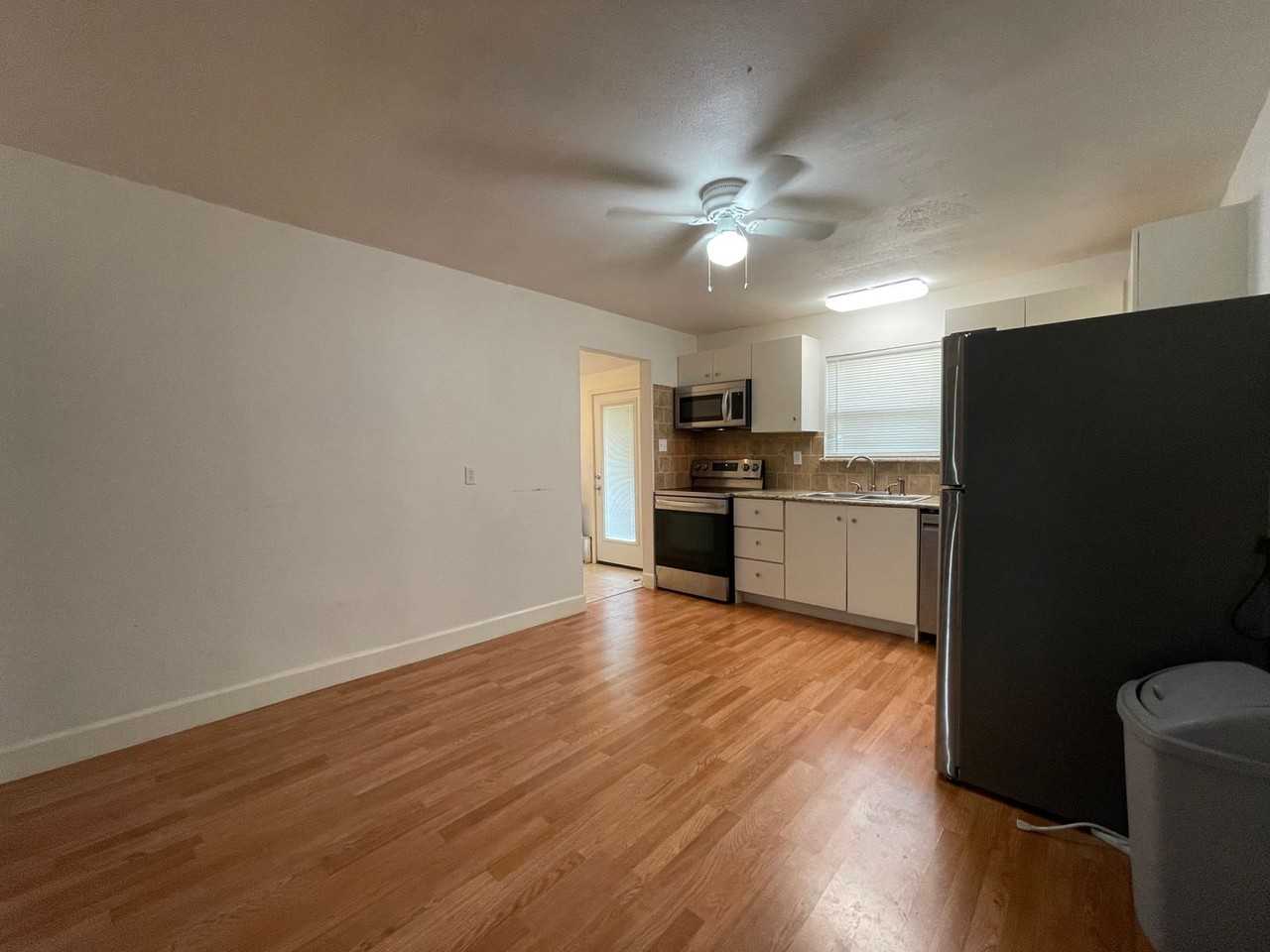 809 Glen Garden Dr - Photo 5 of 13