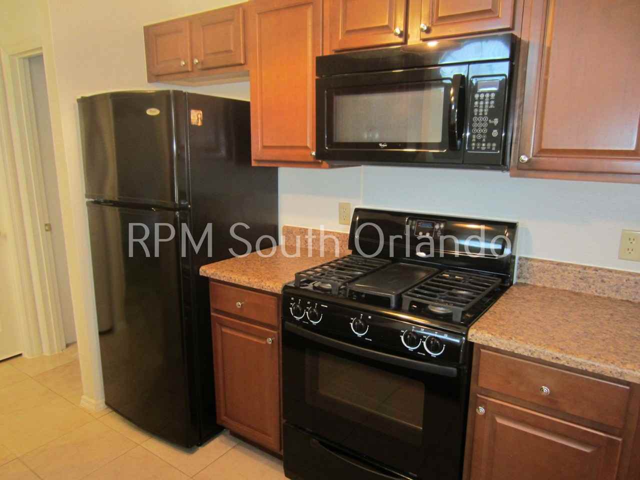 1611 Columbia Arms Cir #236 - Photo 6 of 16