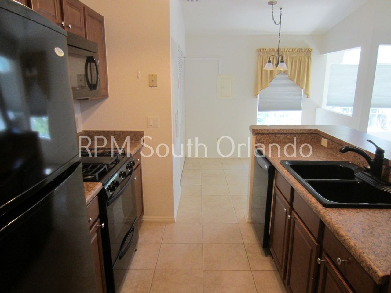 1611 Columbia Arms Cir #236 - Photo 7 of 16