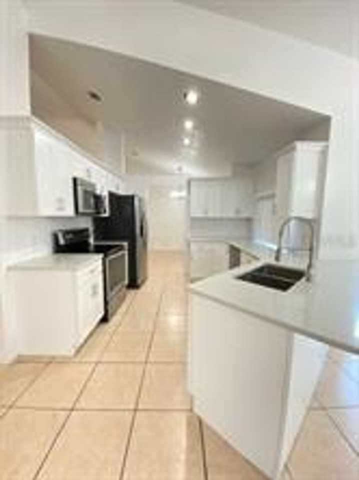 1551 Ortega Ave - Photo 6 of 18