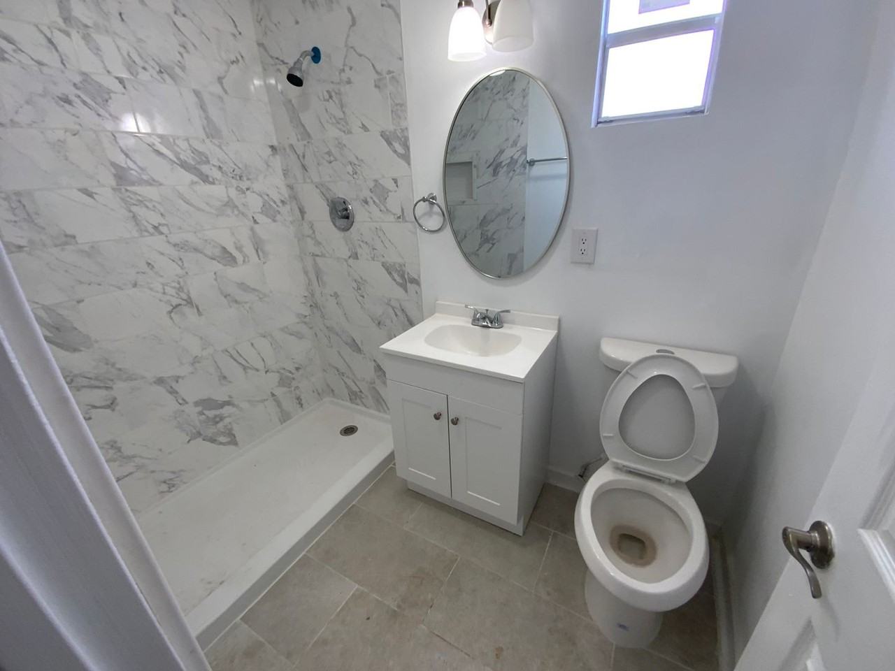 646 Lisa Ct - Photo 5 of 18