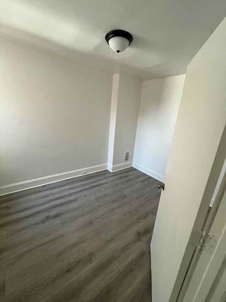 2406 N 28th St - Photo 5 of 11