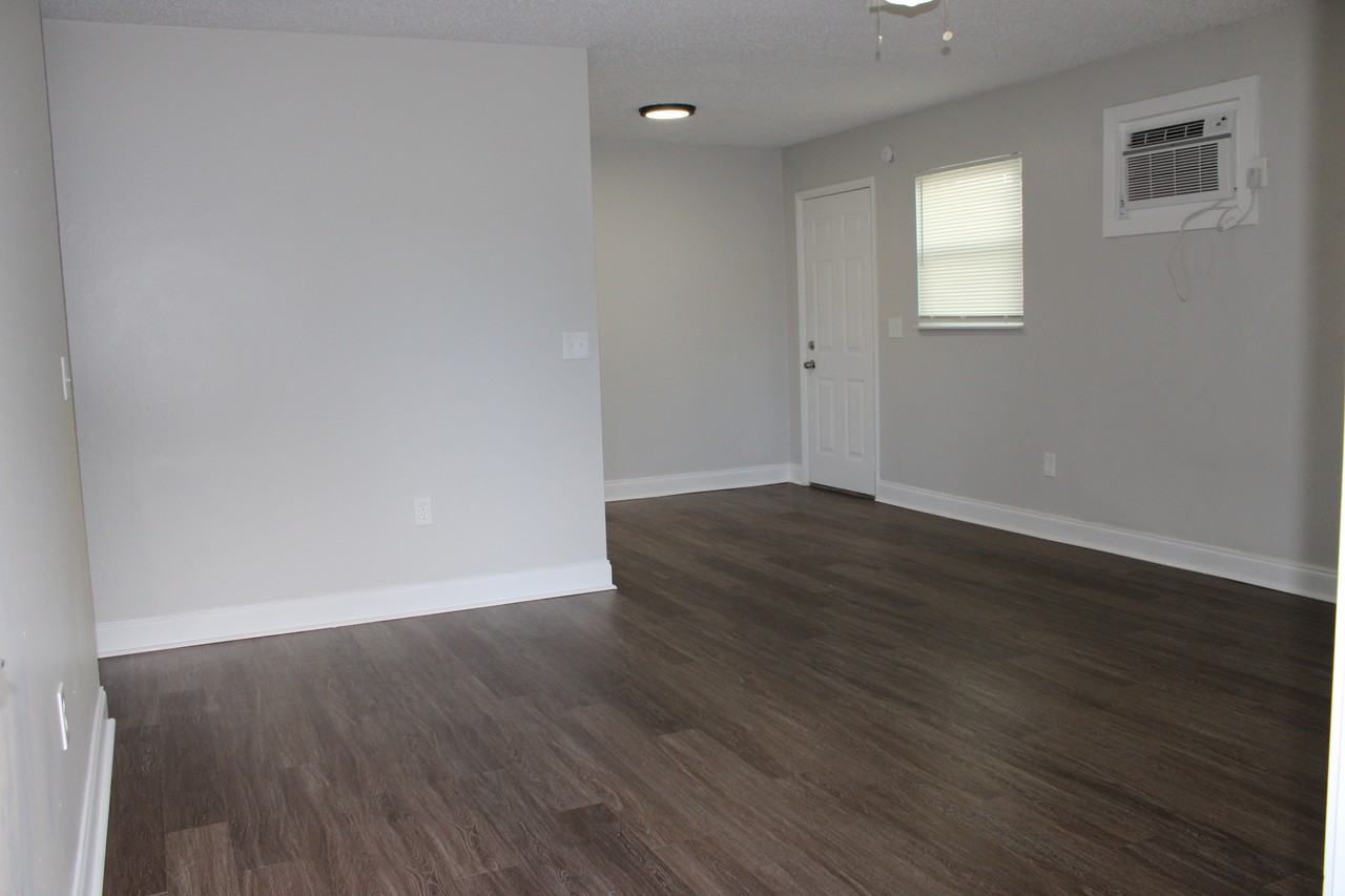 518 Valley Forge Rd #1 - Photo 3 of 10