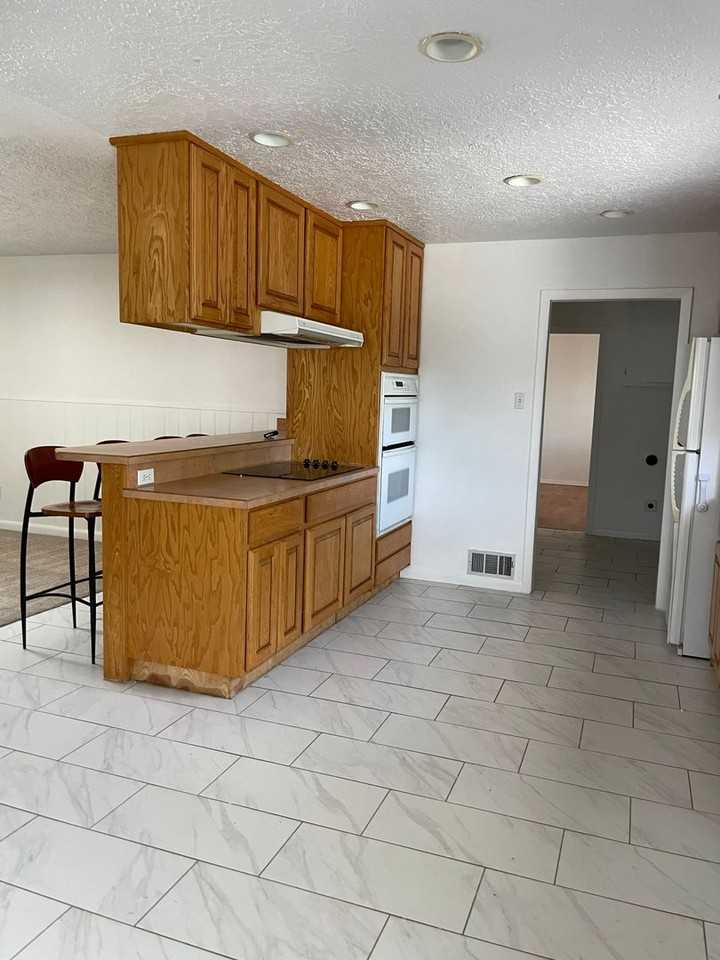 1401 Cagua Dr Ne - Photo 4 of 24