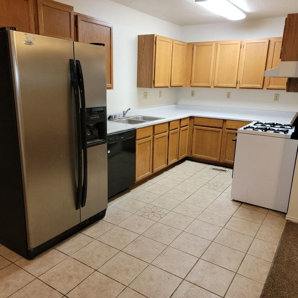 497 E 2015 N - Photo 4 of 9