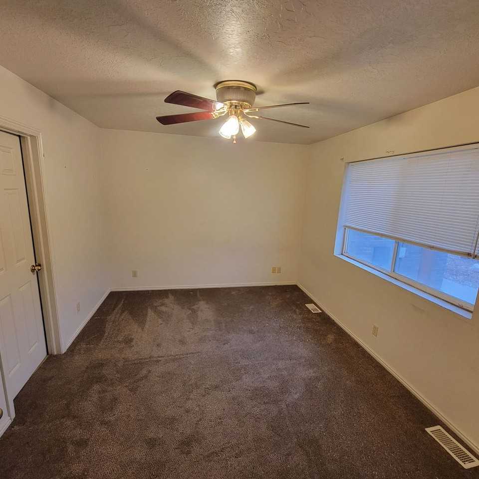 497 E 2015 N - Photo 7 of 9