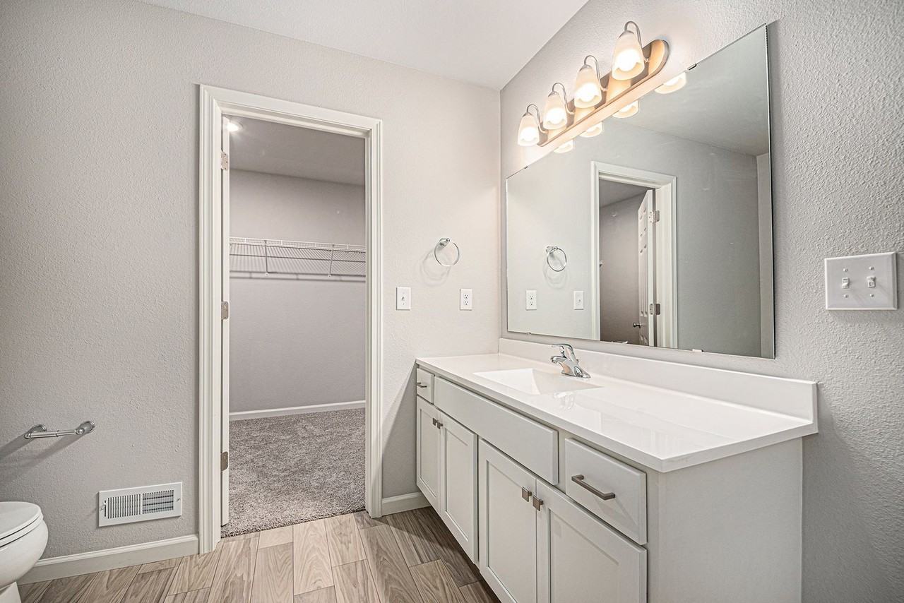 7444 Lovers Ln - Photo 5 of 24