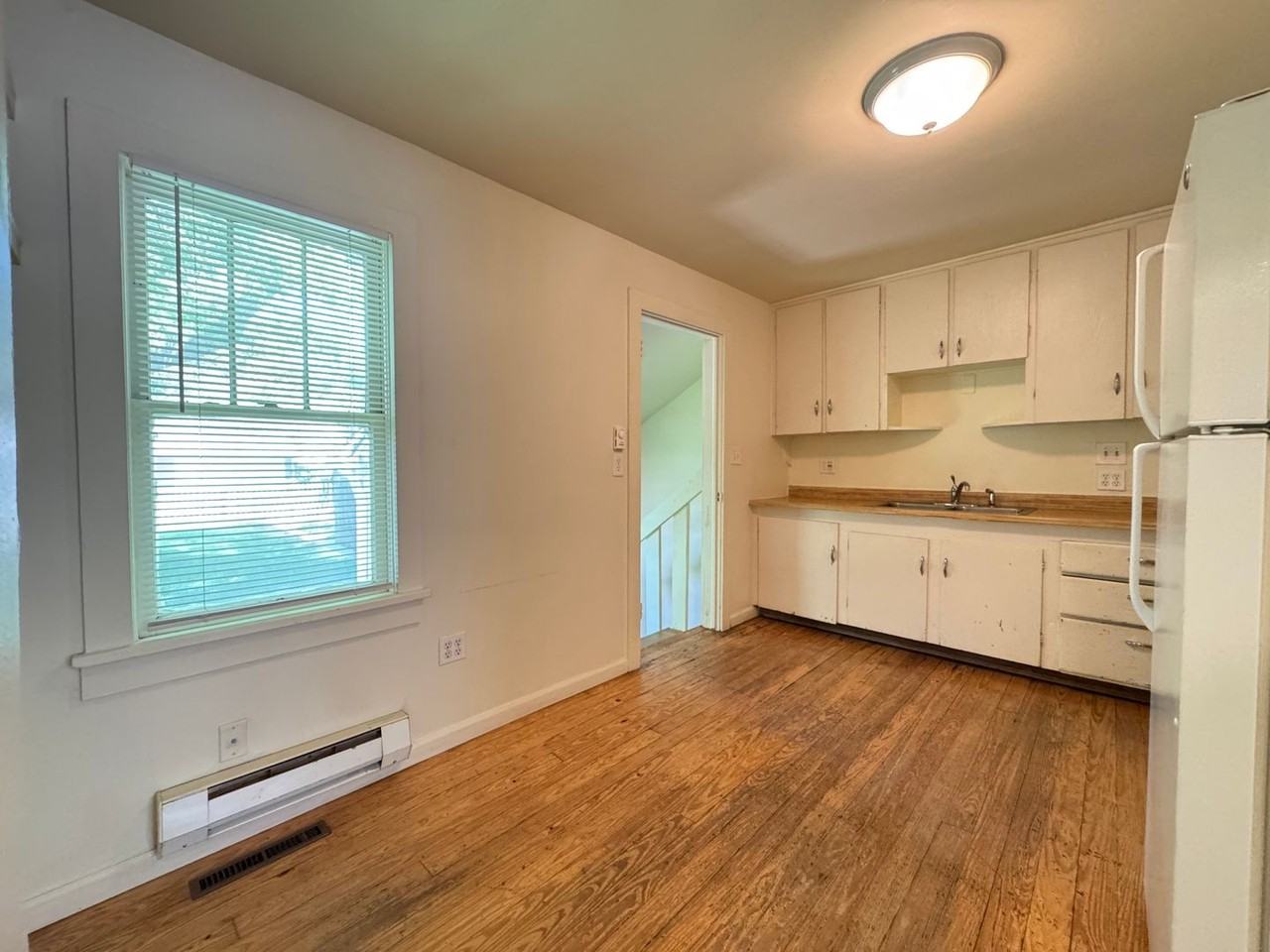 1121 E 2nd St - Photo 6 of 23