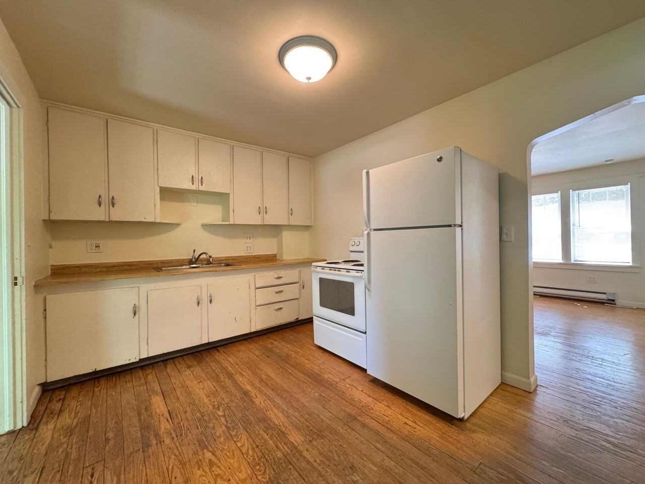 1121 E 2nd St - Photo 7 of 23