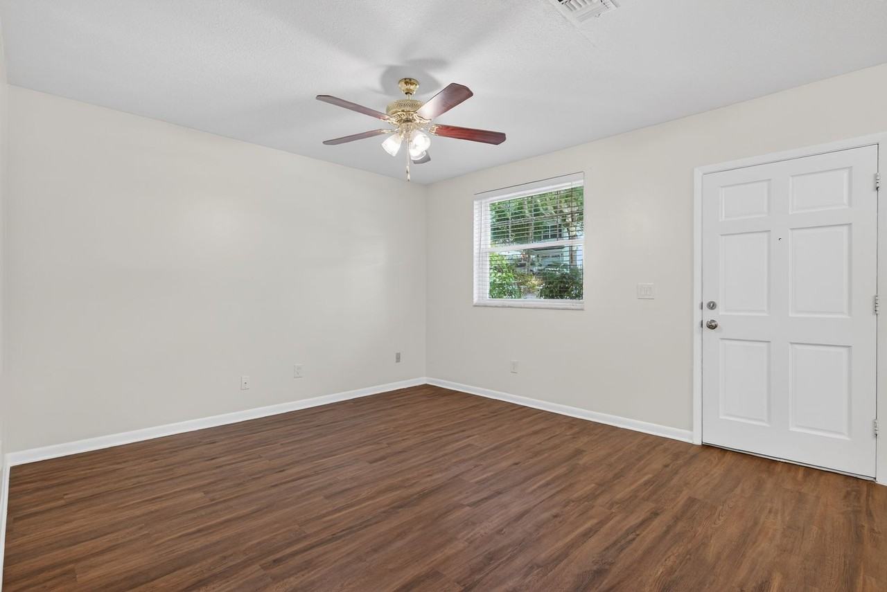 8009 Jasper Ave - Photo 3 of 30