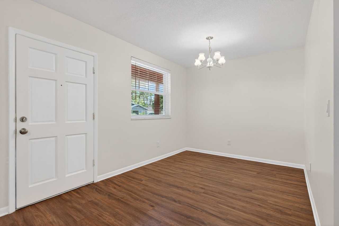 8009 Jasper Ave - Photo 6 of 30