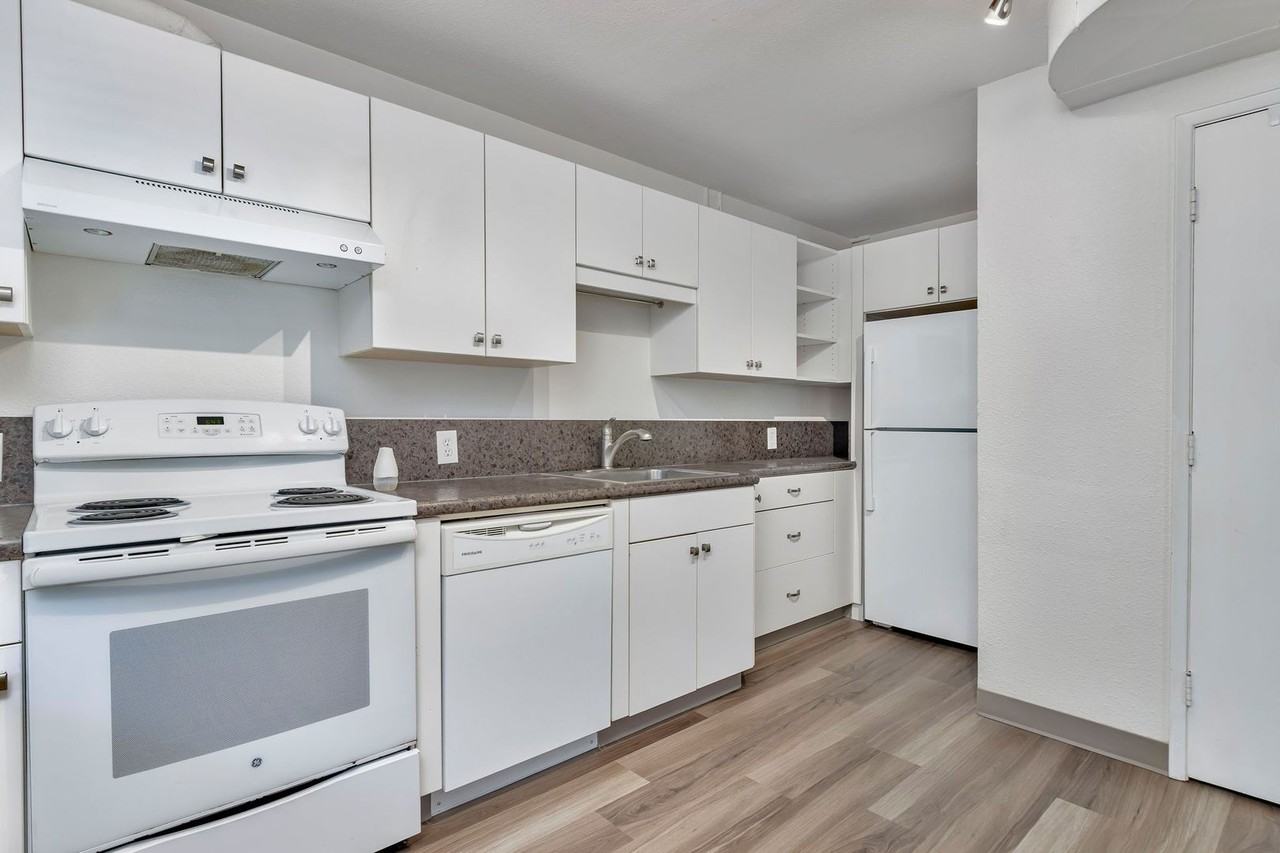 2765-A Nw Quimby St - Photo 4 of 21