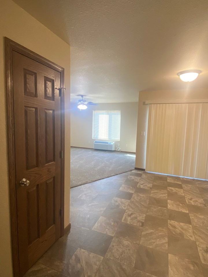 4226 Kateland St - Photo 5 of 42
