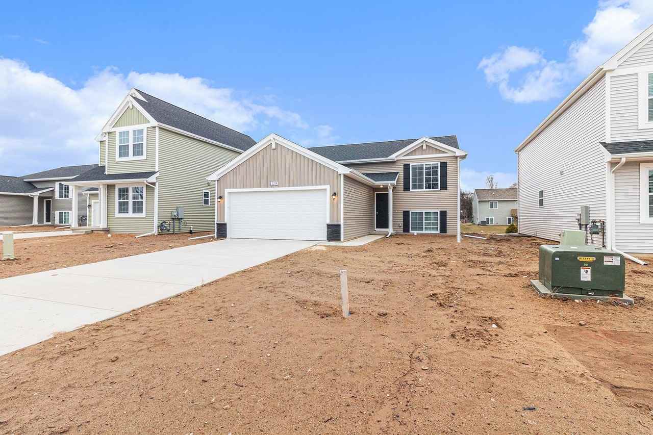 7669 Courtyard Pl - Photo 6 of 26
