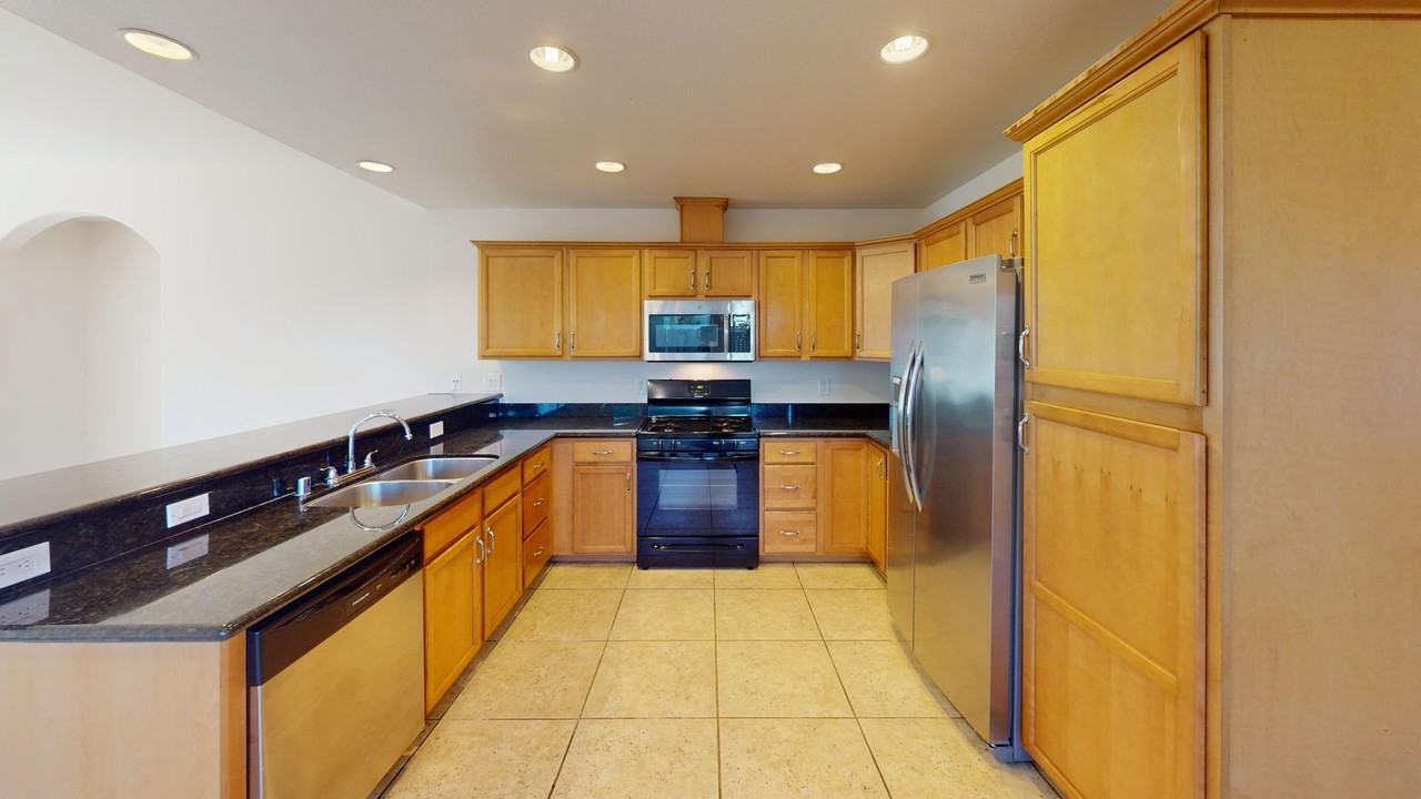 256 Elm Ave - Photo 6 of 28