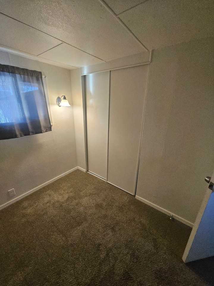 1949 E Riverbend Cir - Photo 4 of 6