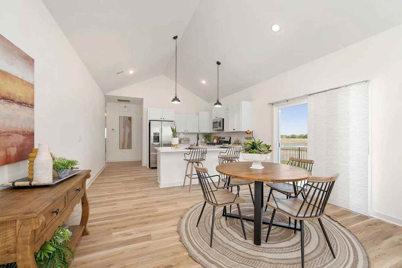 2349 S Spring Hill Ct - Photo 4 of 12