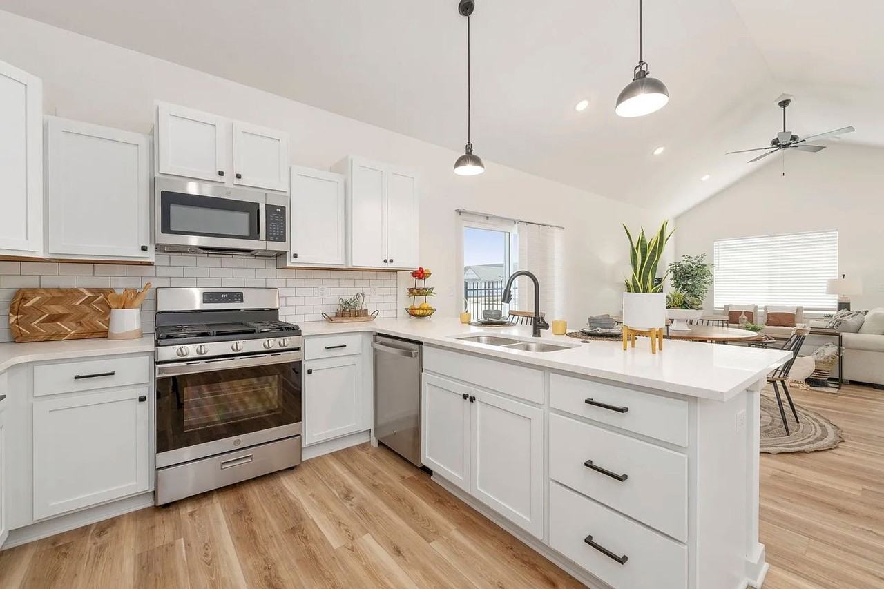 2349 S Spring Hill Ct - Photo 6 of 12